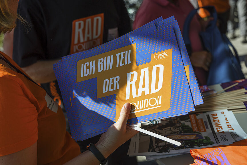 ADFC Kampagne Radvolution ADFC Kampagnenschilder mit dem Titel "Ich bin Teil der Radvolution"